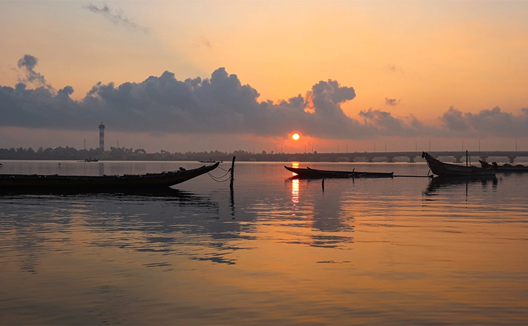 Scenic boat ride at Pulicat Lake near Chennai, a peaceful day trip escape with nature & water views.