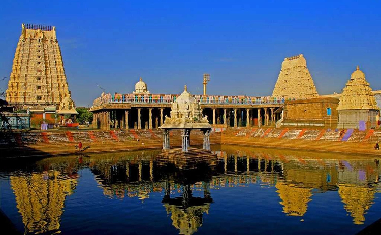 Kanchipuram Kamakshi Temple - sacred Hindu shrine with intricate architecture for one-day trips.