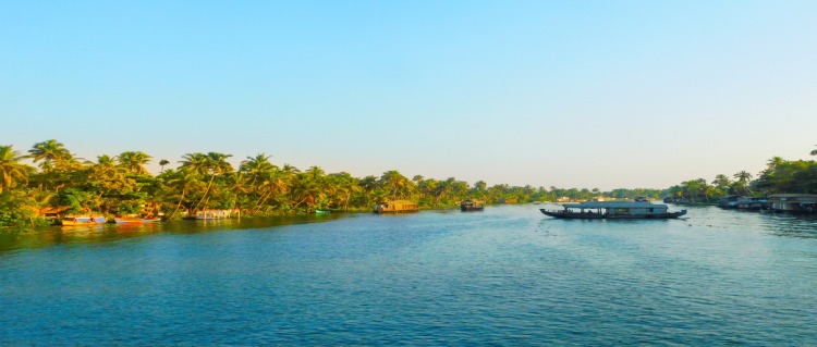 kumarkom house boat